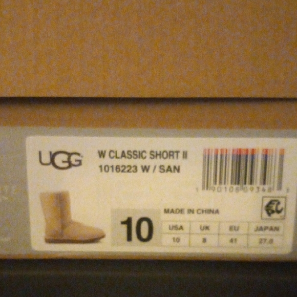 UGG Classic Short II Boots in Tan - Picture 8 of 8